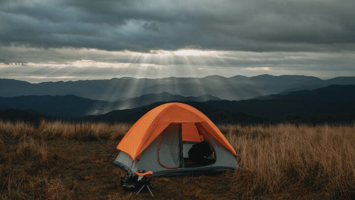 Miljøvenlig camping: Bæredygtige tips til naturelskere